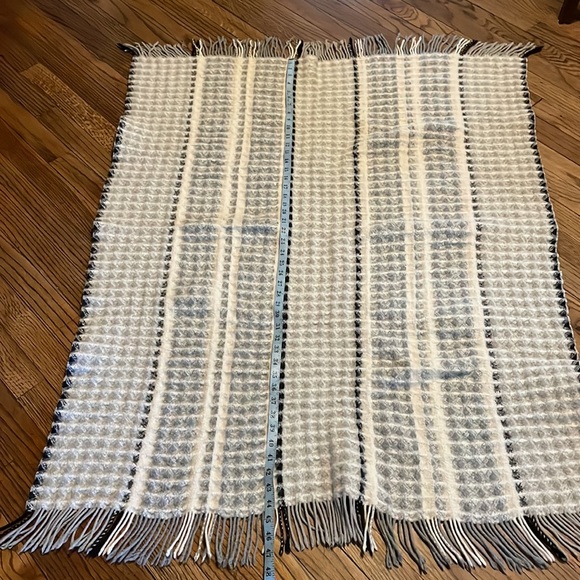 Designers Guild Throw Blanket? Rug? - Picture 6 of 12